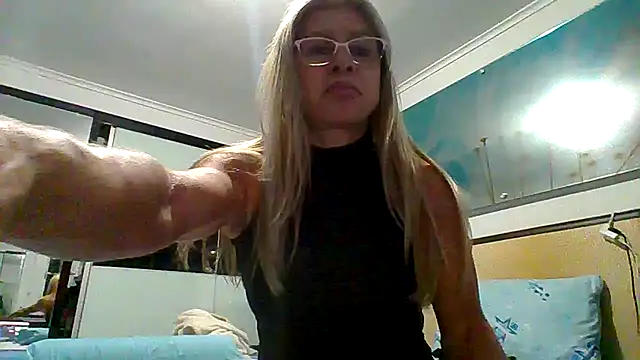 Snapshot of Mirianzapata_1 chatting on 11/28/25, 10:45 Mirianzapata 1 online show from 11/28/25, 10:45