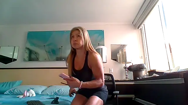 Snapshot of Mirianzapata_1 chatting on 11/30/25, 06:23 Mirianzapata 1 online show from 11/30/25, 06:23