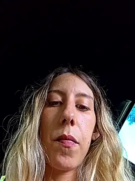 Snapshot of PetiteSecrets chatting on 10/03/25, 03:20 PetiteSecrets online show from 10/03/25, 03:20