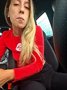 Snapshot of PetiteSecrets chatting on 10/26/25, 02:23 PetiteSecrets online show from 10/26/25, 02:23