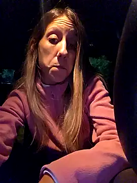 Snapshot of PetiteSecrets chatting on 11/21/25, 06:28 PetiteSecrets online show from 11/21/25, 06:28