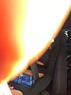 Snapshot of PetiteSecrets chatting on 12/05/25, 01:52 PetiteSecrets online show from 12/05/25, 01:52