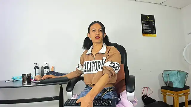 Aisha hotts777 online show from 11/27/25, 04:03