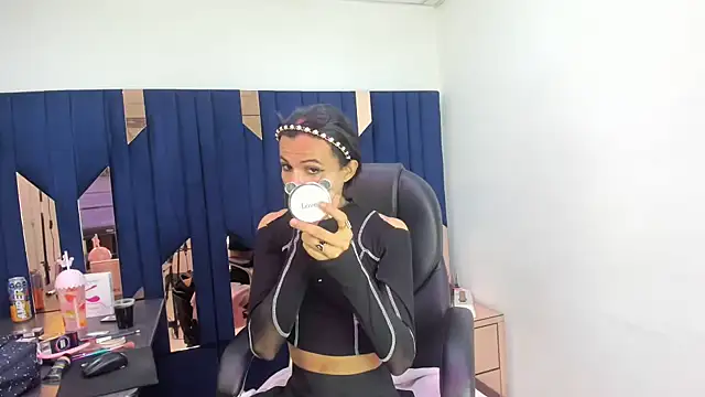 Aisha hotts777 online show from 04/22/26, 03:31