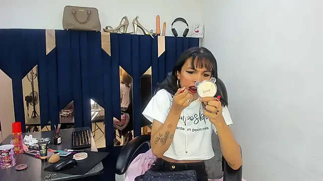 Aisha hotts777 online show from 04/24/26, 03:31