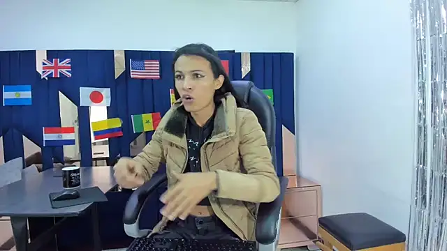 Aisha hotts777 online show from 07/01/26, 06:40