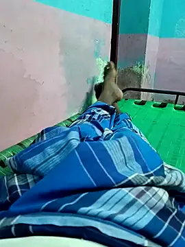 Snapshot of dolphiinn chatting on 10/24/25, 04:58 dolphiinn online show from 10/24/25, 04:58