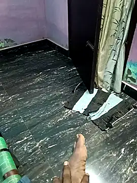 Snapshot of dolphiinn chatting on 11/26/25, 02:18 dolphiinn online show from 11/26/25, 02:18