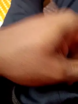 Snapshot of dolphiinn chatting on 12/03/25, 01:53 dolphiinn online show from 12/03/25, 01:53