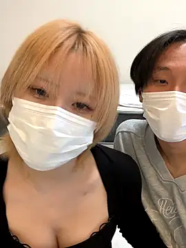 Snapshot of reon_reonreon chatting on 12/23/25, 06:33 reon reonreon online show from 12/23/25, 06:33