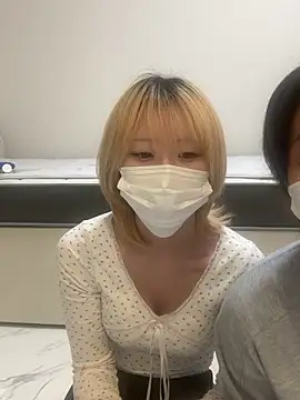 Snapshot of reon_reonreon chatting on 02/28/26, 09:32 reon reonreon online show from 02/28/26, 09:32