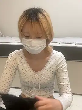 Snapshot of reon_reonreon chatting on 03/02/26, 10:00 reon reonreon online show from 03/02/26, 10:00