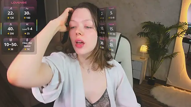 Snapshot of Lunar_Lily chatting on 09/20/25, 05:41 Lunar Lily online show from 09/20/25, 05:41