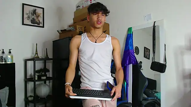 Gael Jones online show from 09/25/25, 02:26