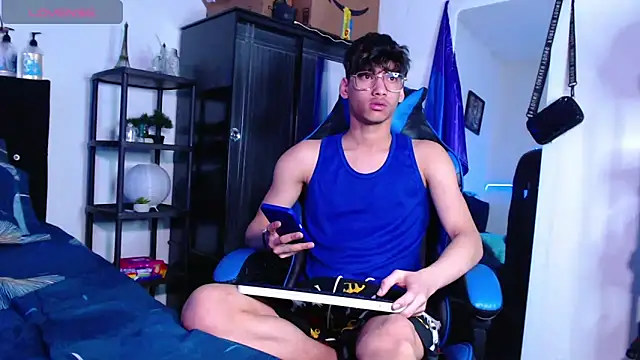 Gael Jones online show from 10/09/25, 02:15