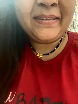 Snapshot of indian-hotmilfs chatting on 09/29/25, 04:06 indian-hotmilfs online show from 09/29/25, 04:06