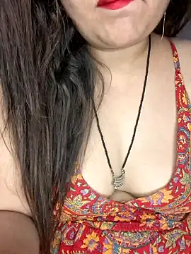 Snapshot of indian-hotmilfs chatting on 04/25/26, 08:17 indian-hotmilfs online show from 04/25/26, 08:17