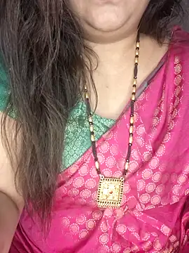 Snapshot of indian-hotmilfs chatting on 05/10/26, 01:11 indian-hotmilfs online show from 05/10/26, 01:11