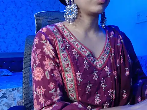 snow white123 online show from 12/17/25, 08:59