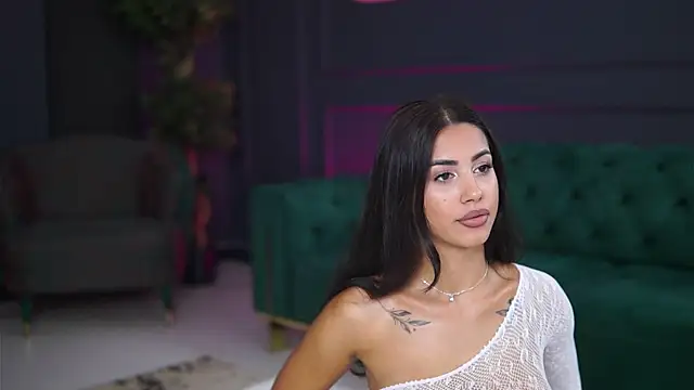 Snapshot of SiennaRuh chatting on 09/18/25, 11:01 SiennaRuh online show from 09/18/25, 11:01