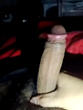 Snapshot of Eros_12 chatting on 12/18/25, 04:18 Eros 12 online show from 12/18/25, 04:18