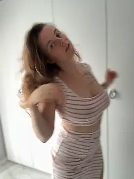 TenderLaGlamor online show from 09/09/25, 03:33