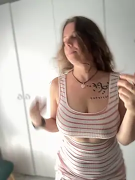 TenderLaGlamor online show from 10/01/25, 10:10