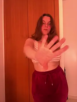 TenderLaGlamor online show from 02/05/26, 12:32