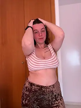 TenderLaGlamor online show from 02/06/26, 12:30