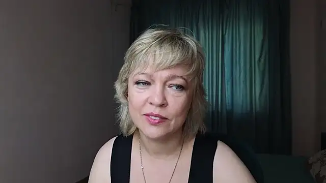 Snapshot of Rosette_Pricky chatting on 09/15/25, 01:55 Rosette Pricky online show from 09/15/25, 01:55