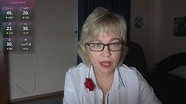 Snapshot of Rosette_Pricky chatting on 10/10/25, 12:59 Rosette Pricky online show from 10/10/25, 12:59