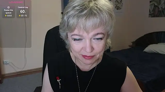 Snapshot of Rosette_Pricky chatting on 10/15/25, 07:25 Rosette Pricky online show from 10/15/25, 07:25
