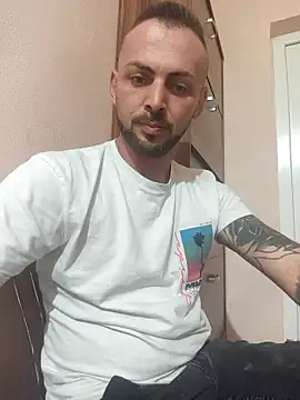 Snapshot of papichulo0099 chatting on 10/06/25, 05:54 papichulo0099 online show from 10/06/25, 05:54