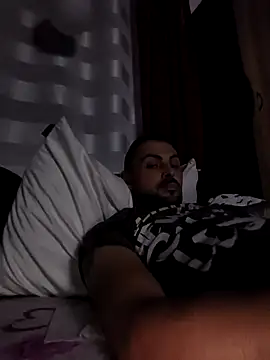 Snapshot of papichulo0099 chatting on 10/07/25, 08:06 papichulo0099 online show from 10/07/25, 08:06