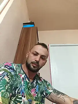 Snapshot of papichulo0099 chatting on 10/11/25, 02:22 papichulo0099 online show from 10/11/25, 02:22