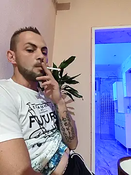 Snapshot of papichulo0099 chatting on 10/19/25, 04:13 papichulo0099 online show from 10/19/25, 04:13