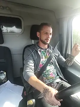 Snapshot of papichulo0099 chatting on 10/22/25, 11:21 papichulo0099 online show from 10/22/25, 11:21