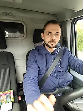 Snapshot of papichulo0099 chatting on 10/28/25, 06:17 papichulo0099 online show from 10/28/25, 06:17