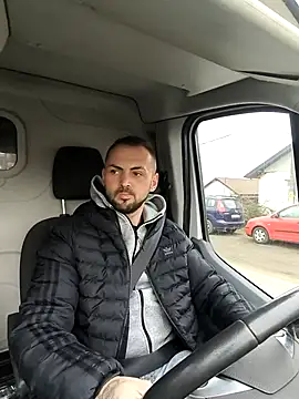 Snapshot of papichulo0099 chatting on 11/27/25, 07:32 papichulo0099 online show from 11/27/25, 07:32