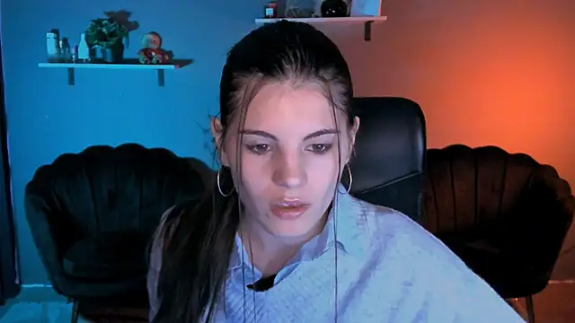 Snapshot of lizzie_boom chatting on 10/19/25, 09:32 lizzie boom online show from 10/19/25, 09:32