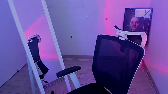 Sandra Curly online show from 04/18/26, 07:58