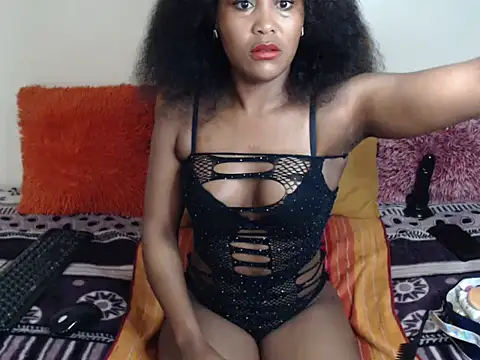 Snapshot of SexySlique chatting on 10/20/25, 02:23 SexySlique online show from 10/20/25, 02:23