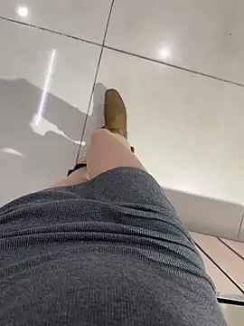 littleqiu online show from 04/12/26, 11:26