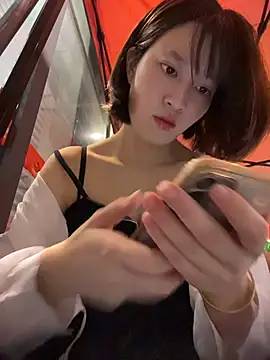Snapshot of littleqiu chatting on 07/18/26, 12:42 littleqiu online show from 07/18/26, 12:42