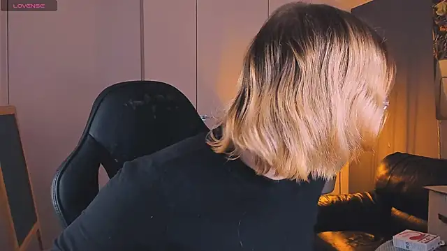 Amanda Butlerr online show from 11/01/25, 09:44