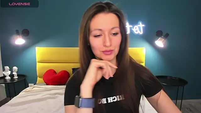 Joan Nelson online show from 04/23/26, 01:29