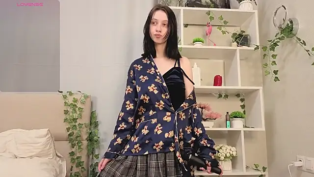 SuzanneHowse online show from 04/05/26, 04:15