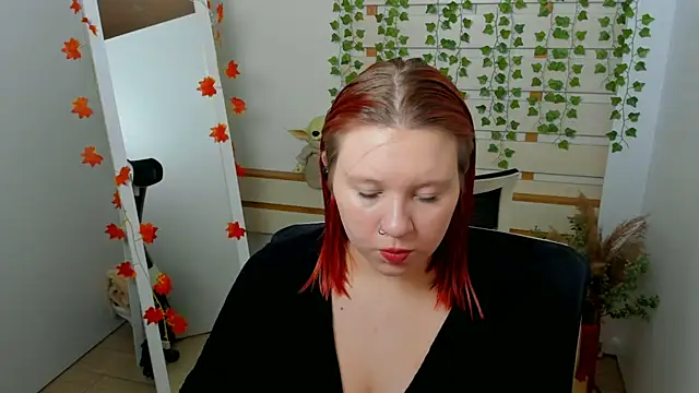 ScarletVixen  online show from 10/12/25, 06:40
