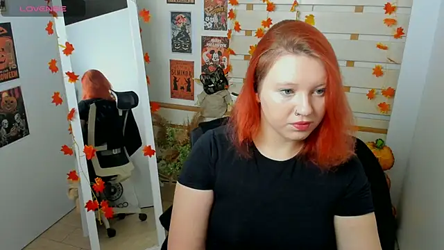ScarletVixen  online show from 10/18/25, 06:30