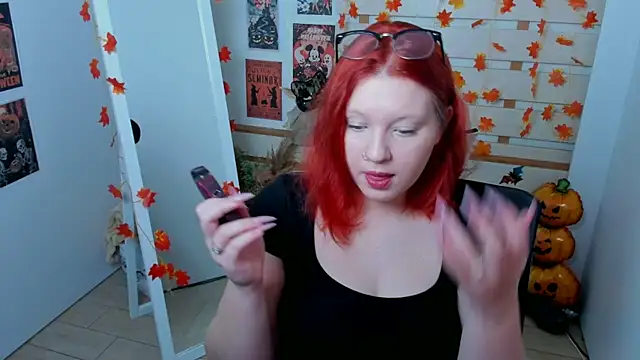 ScarletVixen  online show from 10/20/25, 06:19